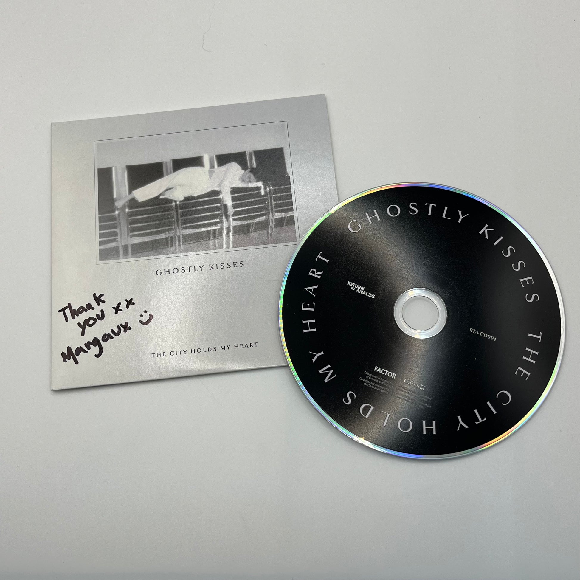 Ghostly Kisses- The City Holds My Heart CD ( COPIE SIGNÉE/SIGNED Ghostly Kisses- The City Holds My Heart CD ( COPIE SIGNÉE/SIGNED